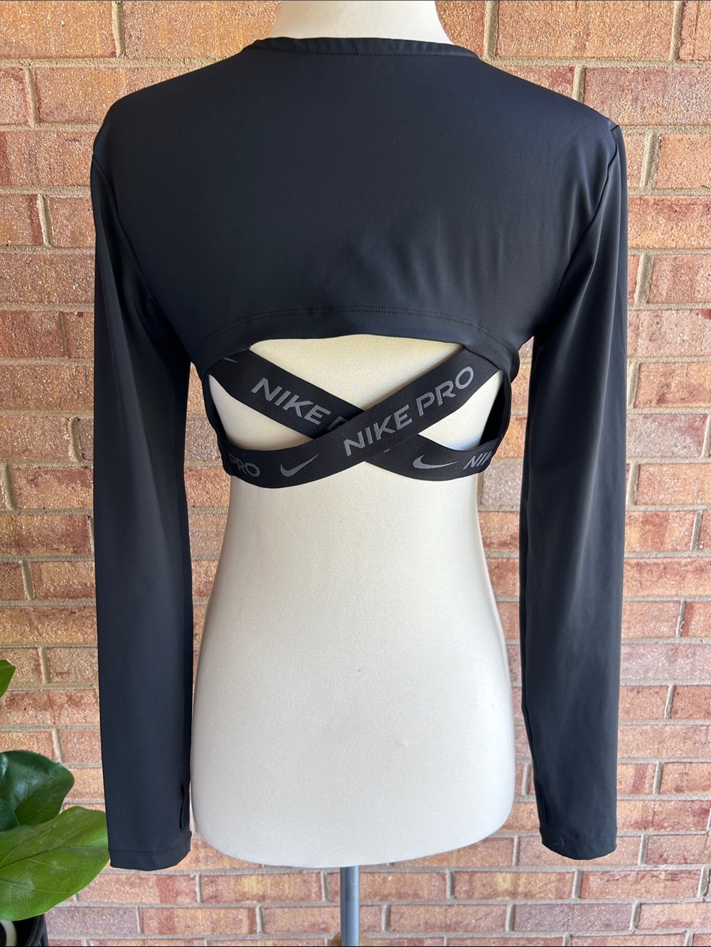 Nike Pro Black Long-Sleeve Performance Crop Top with Swoosh - Picture 8 of 11